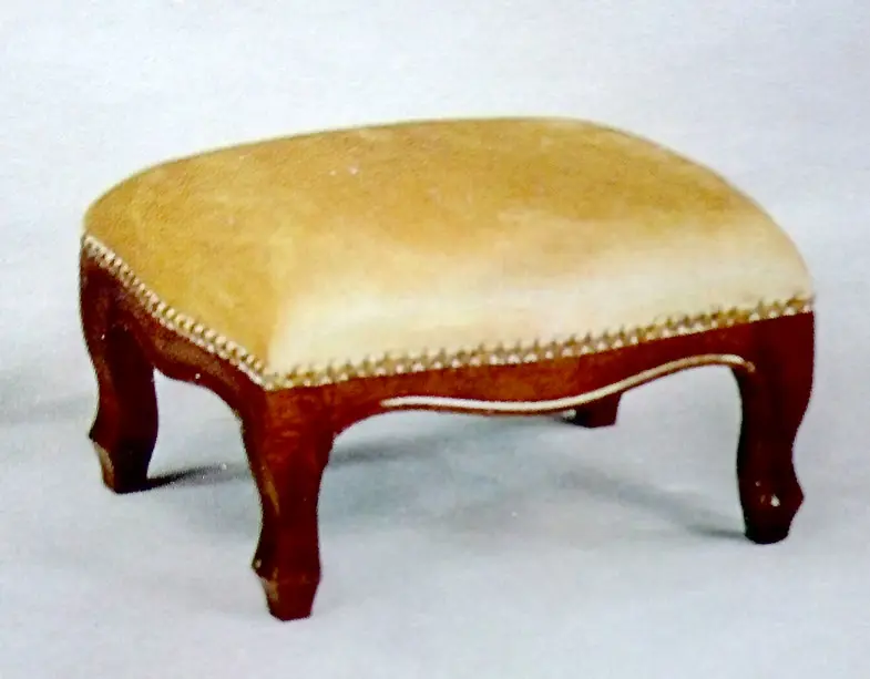 Tabure 0222 — cm. 37 x 28 x 20 H.