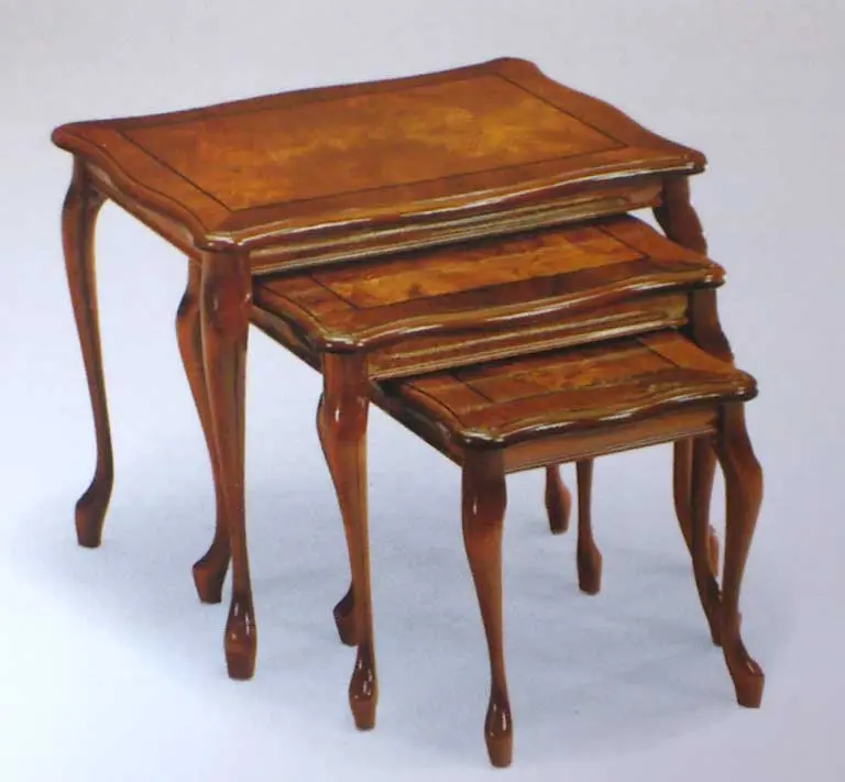Set stočića 397 — cm. 60 x 40 x 47 H.