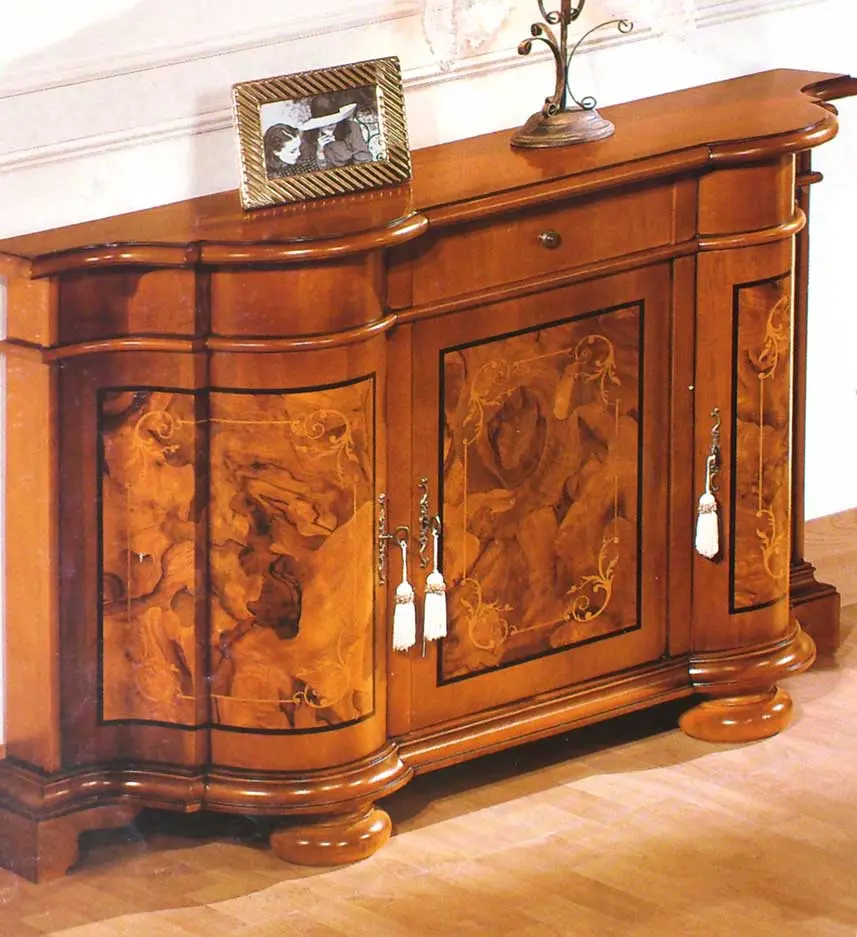 Komoda 401 — cm. 137 x 45 x 88 H.